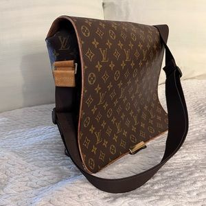 Louis Vuitton Messenger Bag